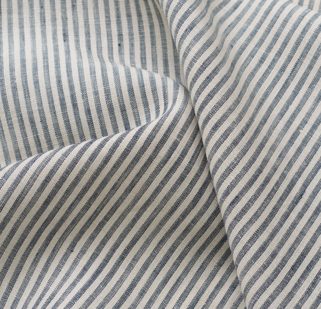 Thin blue and white stripes pattern swatch
